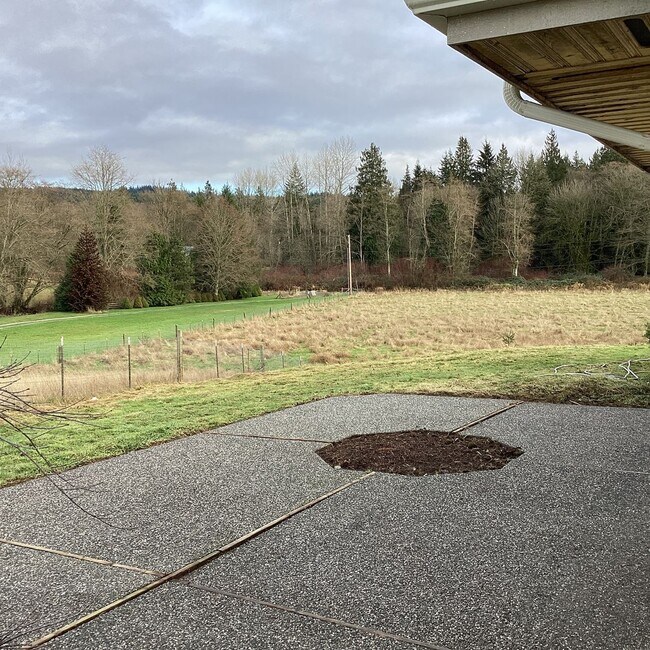 Building Photo - Ranch Style Rambler located in Stannwood