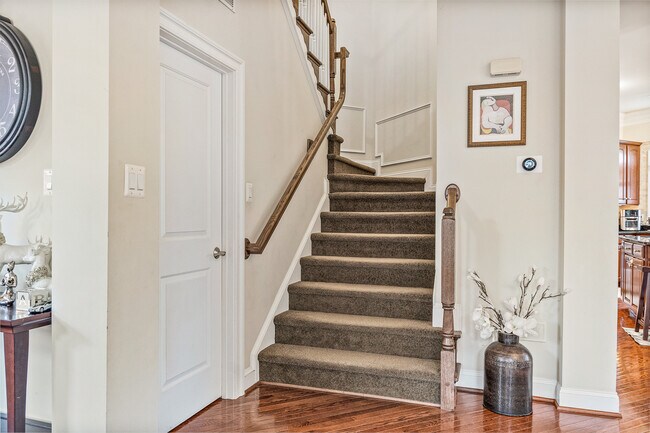 Building Photo - 7000 Eastern Red Cedar Ln