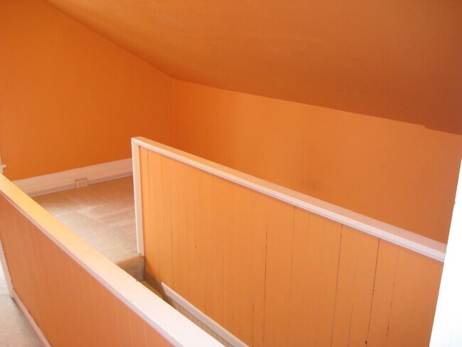 third floor - 142 George St