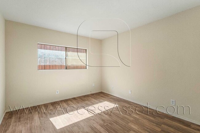 Building Photo - 33220 Schaper St