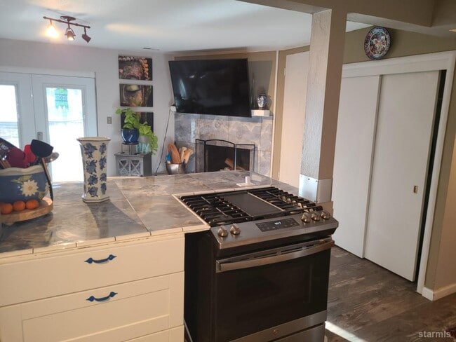 Building Photo - 1150 Fairway Ave