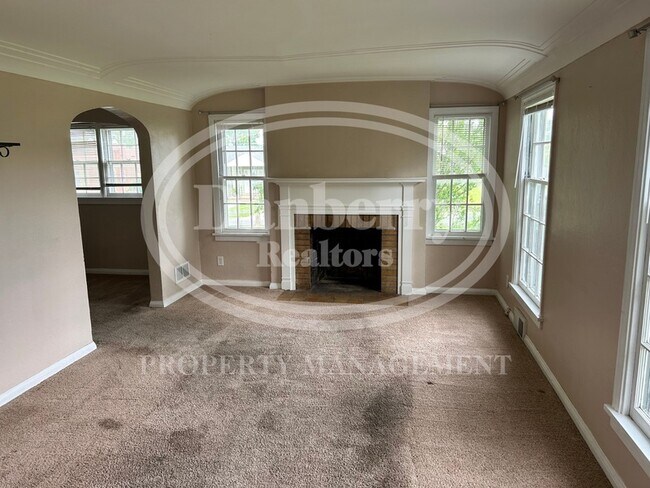 Building Photo - 1027 Secor Rd