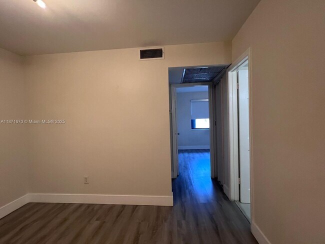 Building Photo - 2745 W 66th St
