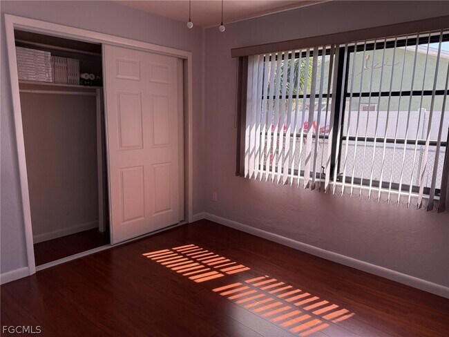 Building Photo - 3410 SE 11th Pl