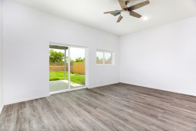 Building Photo - 8611 Key Windy Way