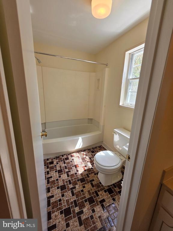 Building Photo - 6013 Harvester Ct
