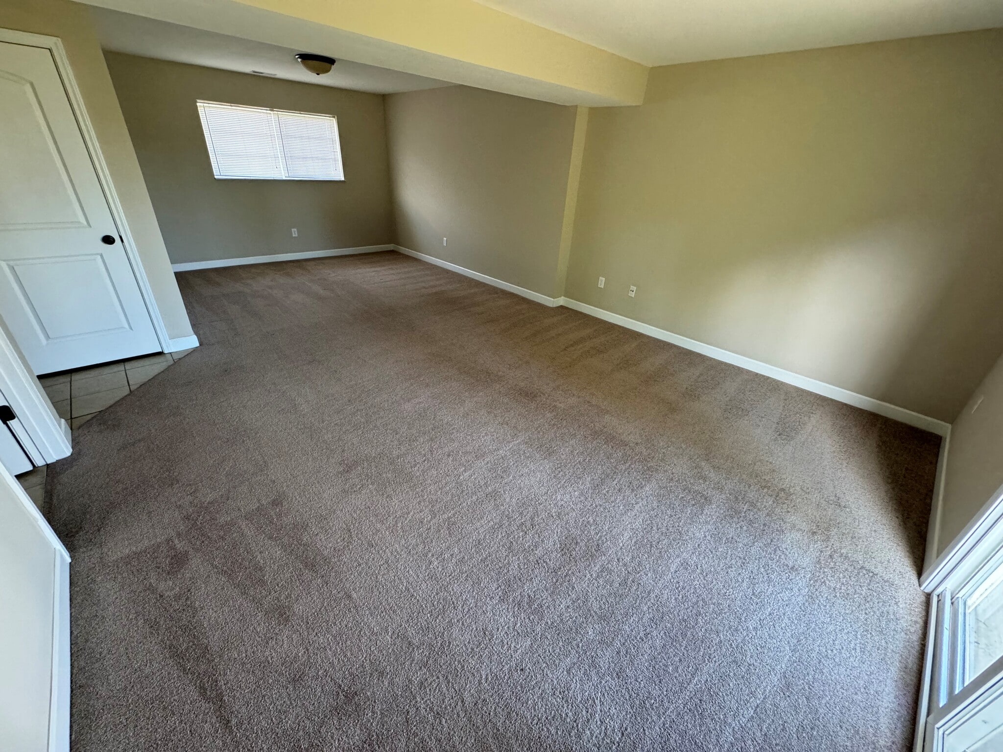 Building Photo - 159 W Division St