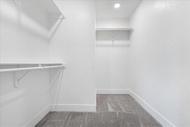 Building Photo - 1605 S 23rd Pl