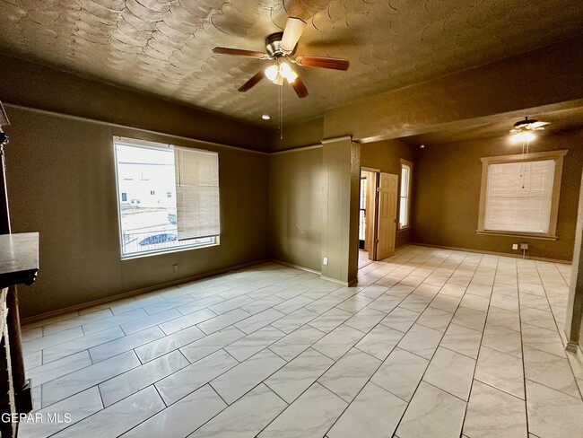 Building Photo - 618 Stewart Ct