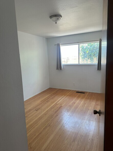 Building Photo - 2434 Mira Vista Dr