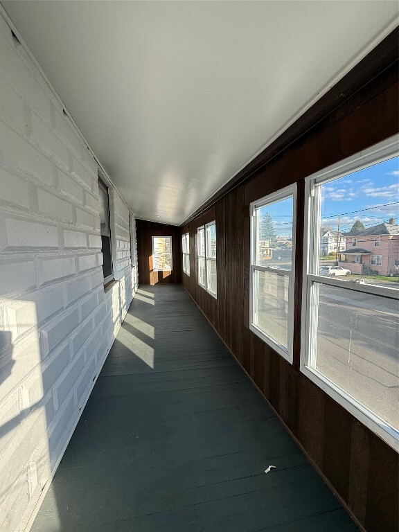 Building Photo - 1005 Pine St