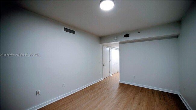 Building Photo - 350 S Miami Ave