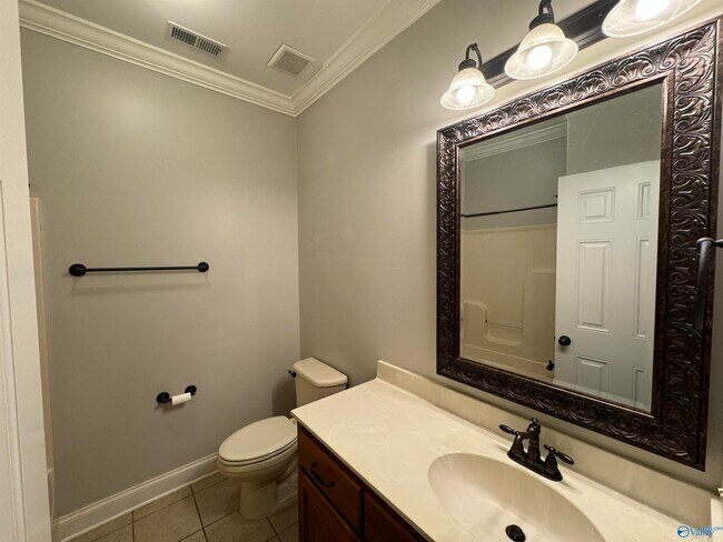 Building Photo - 126 Bilton Dr