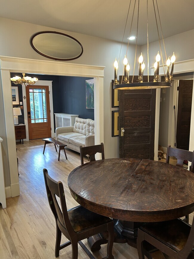 Building Photo - 3332 Grayland Ave