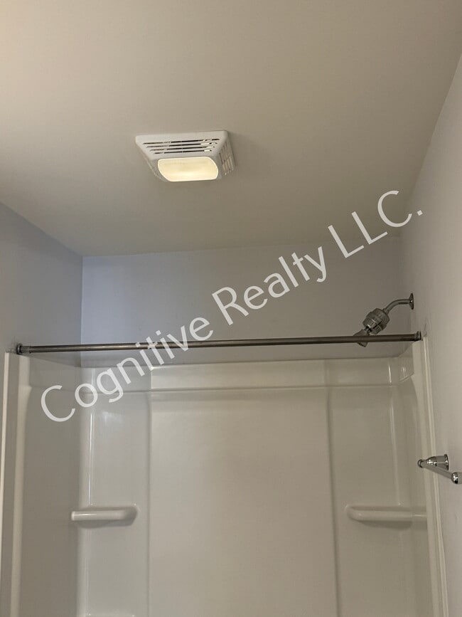 Building Photo - 115 Fortress Dr