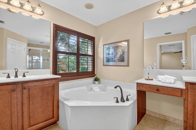 Building Photo - 7896 Picklewood Park Dr