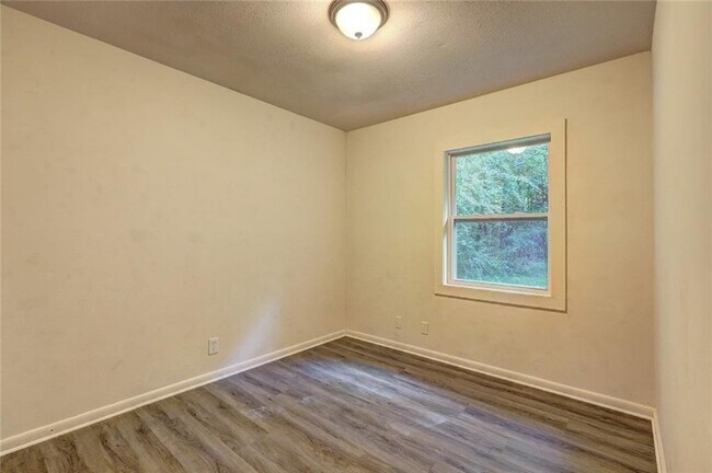 Building Photo - 1208 4th Ave W