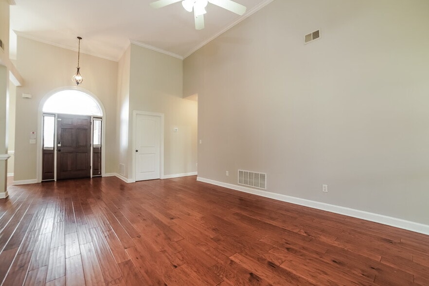 Building Photo - 2932 Keeley Cove