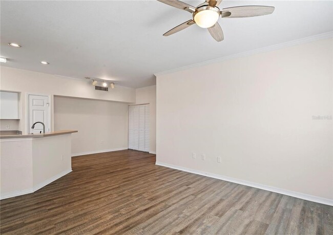 Building Photo - 10512 White Lake Ct