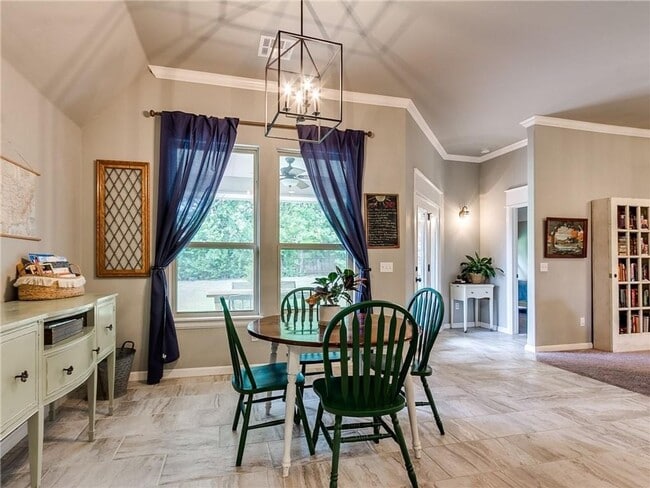 Building Photo - Beautiful 3 bedroom 2 bathroom home in Mon...