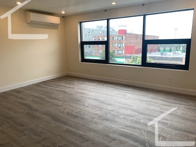 Building Photo - 1028 Commonwealth