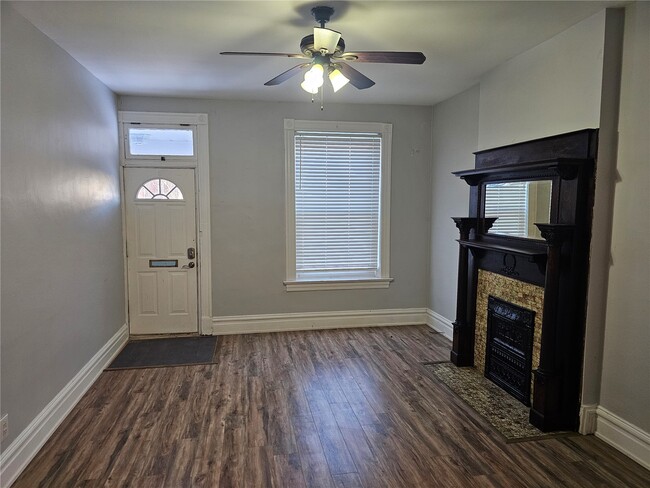 Building Photo - 1830 Russell Blvd