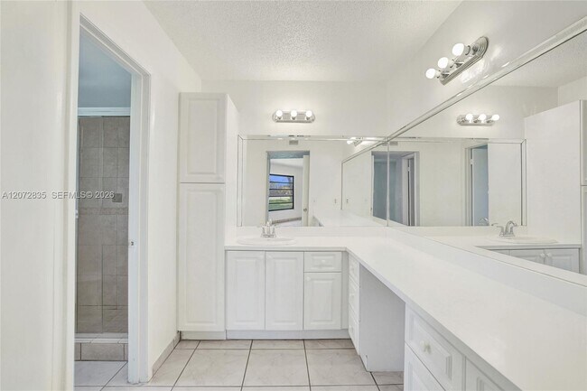 Building Photo - 5700 SW 127th Ave