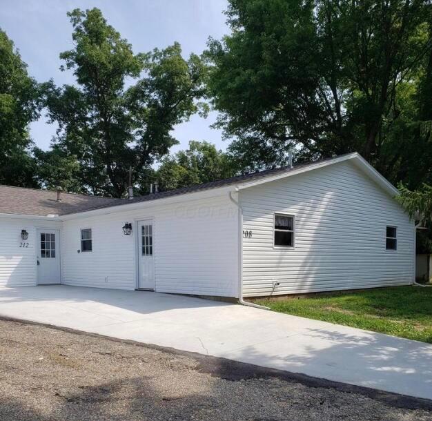 Primary Photo - 208 Melody Ln
