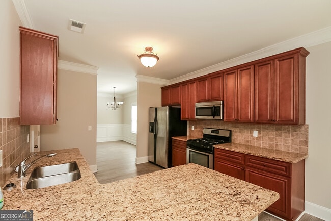 Building Photo - 5663 Valley Loop