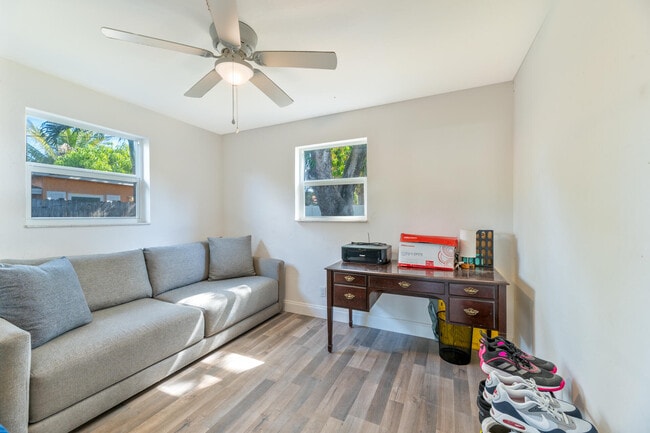 Building Photo - 5840 NE 1st Terrace