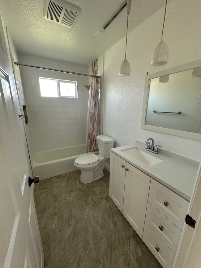 Building Photo - 12603 Jerome Ln