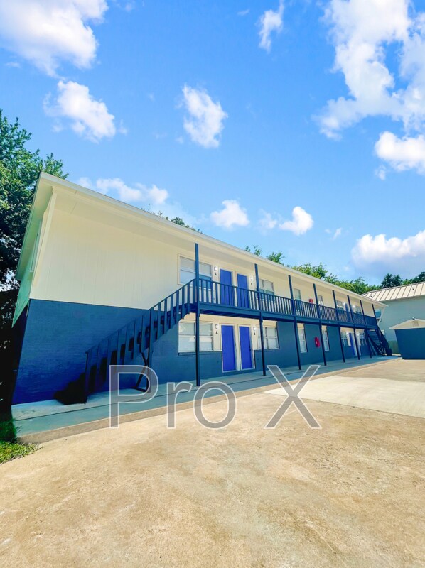 Building Photo - The Deane