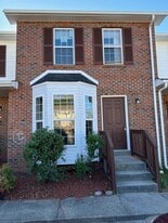 Building Photo - 2056 Tynewood Dr