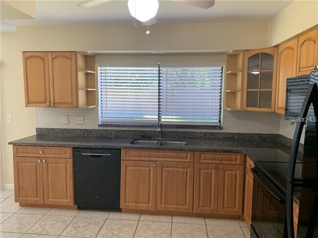 Building Photo - 4913 Rockledge Cir