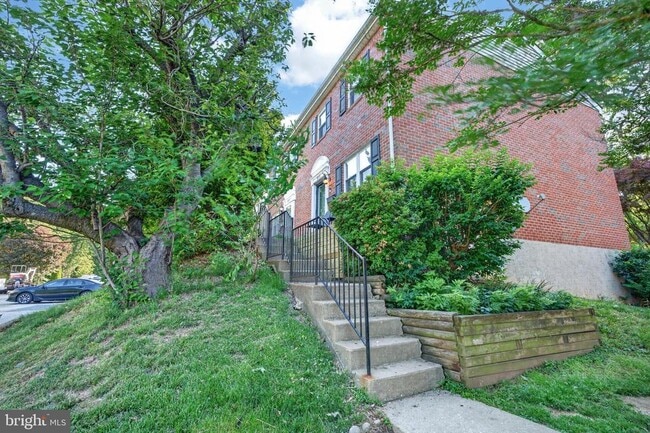 Building Photo - 9333 Pan Ridge Rd