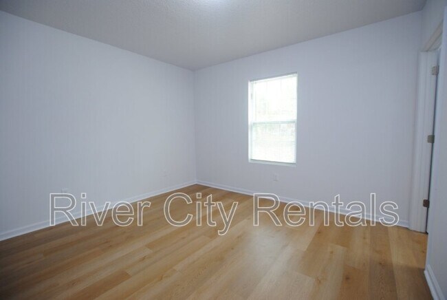 Building Photo - 5749 Silver Sands Cir