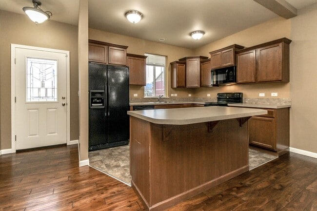 Building Photo - Beautiful Lacey Home with new paint and carpet in Popular Edgewater Community