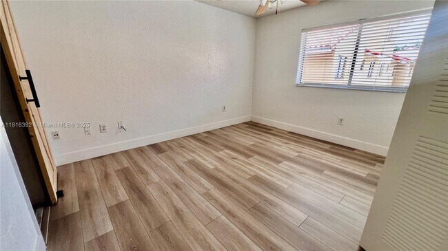 Building Photo - 2760 W 61st Pl