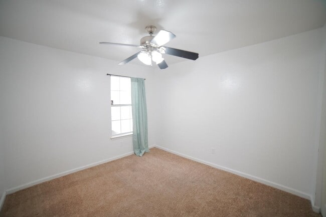 Building Photo - 1264 Ocala Rd