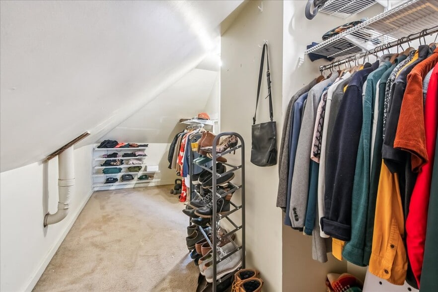 Building Photo - 72 Lakeview Ter