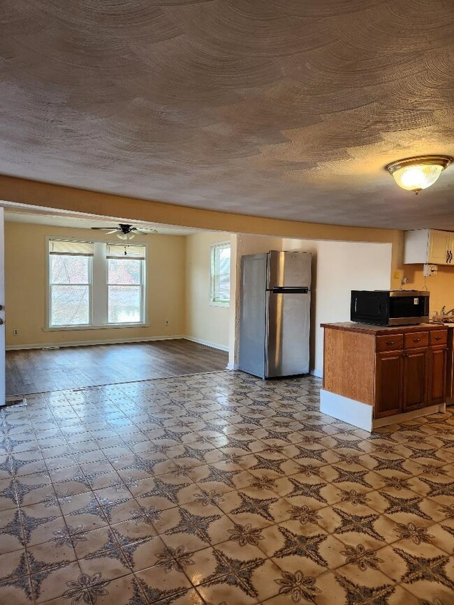 Building Photo - 3 Chase St