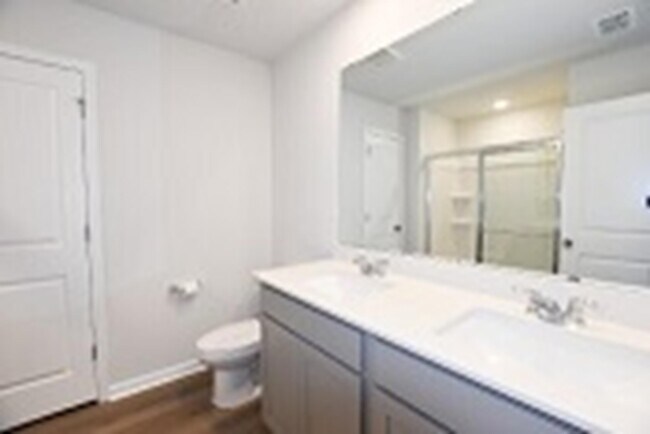 Building Photo - 1046 Laconic Dr