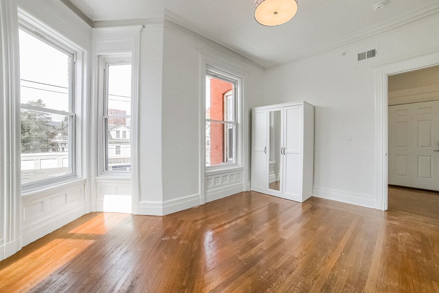 Bedroom 1 - 495 Orange St