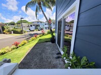 Building Photo - Studio, steps to private water access. Spl...