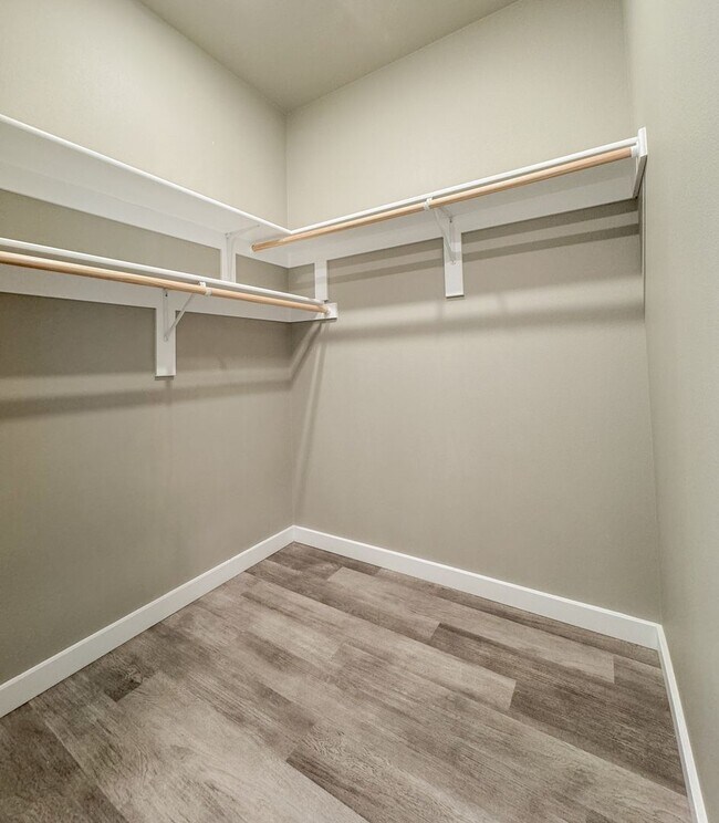 Building Photo - Pet Friendly 2 bed/ 2 bath unit at Soldier Ridge!