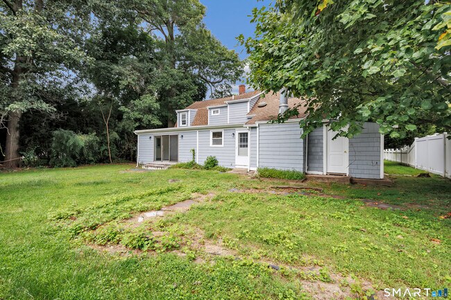 Building Photo - 7 Richards Ln