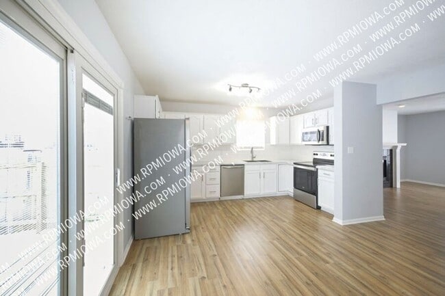 Building Photo - 4025 SE 25th St