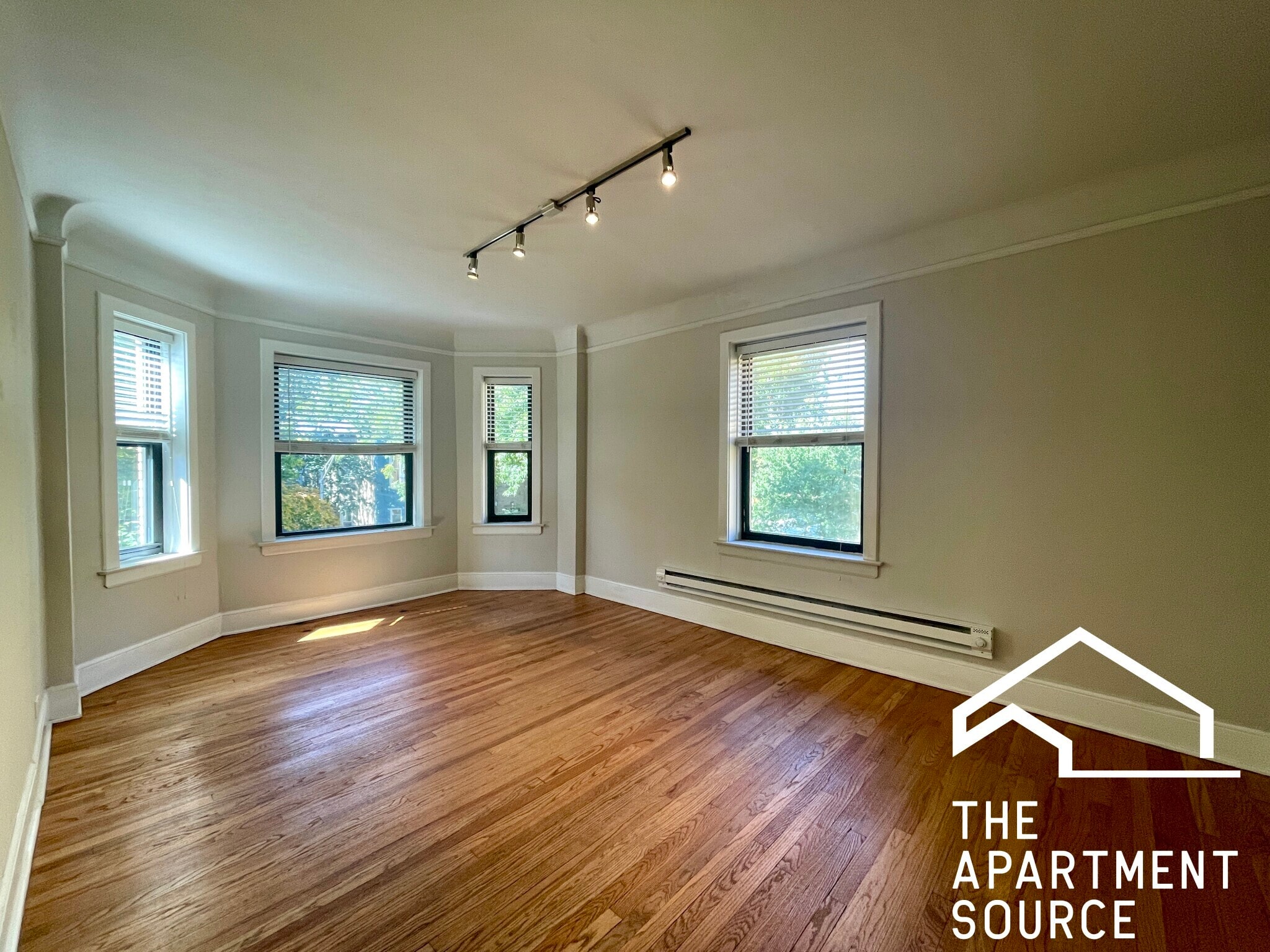 Building Photo - 2620 N Rockwell St