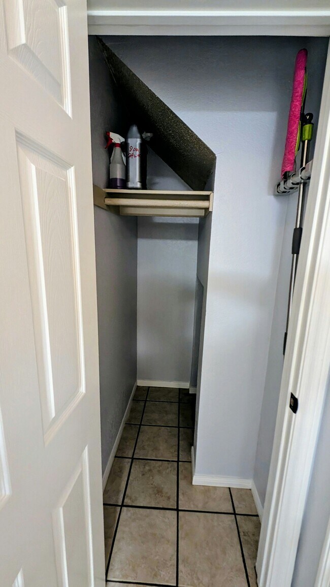 Building Photo - 10140 Palm Glen Dr