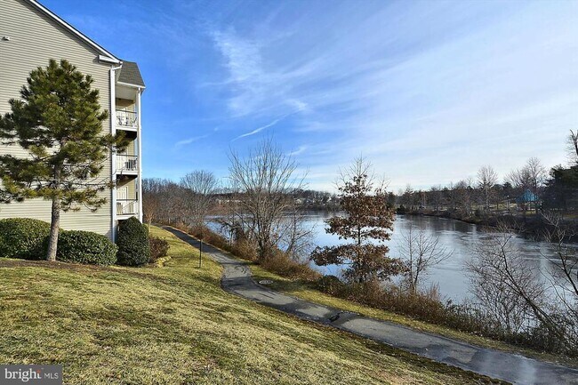 Building Photo - 6533 Grange Ln